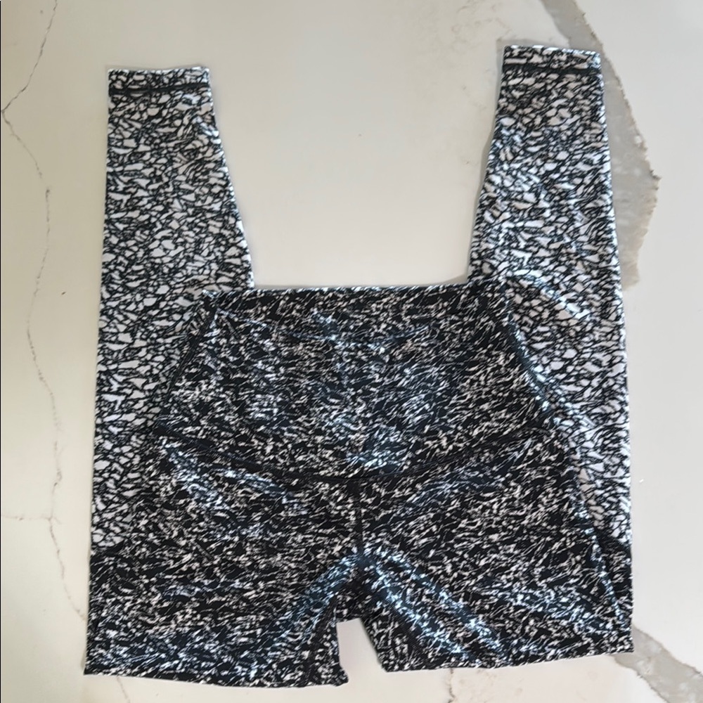 Lululemon Wunder Under Black and White Patterned Leggings